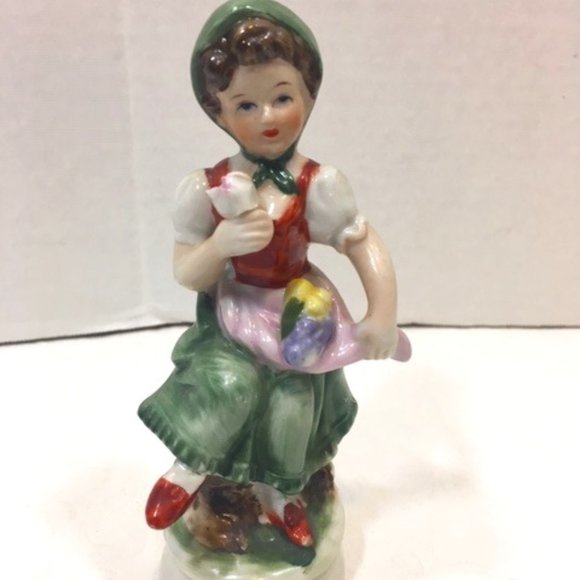 VTG Country Girl w/Apron Flowers Figurine Statue Porcelain Hand Painted 5.25" - Picture 2 of 13